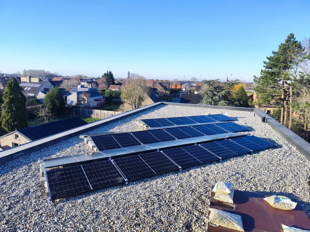 dak met zonnepanelen